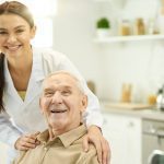 ¿Qué es la geriatría y qué enfermedades trata un geriatra?